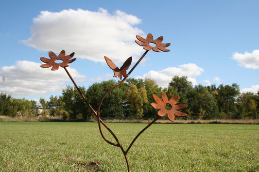 Multi-stem daisy rusty metal garden stake with butterfly