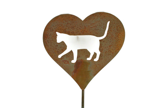 Heart-shaped rusty cat memorial sign in naturally rusted finish