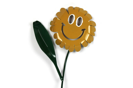 Waving Daisy Smiley Face Metal Garden Stake 20 Inches Tall